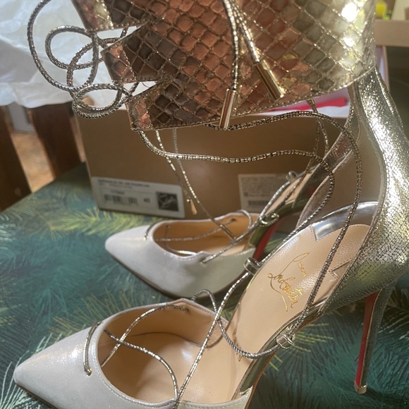 SOLD …..Brand New Corsankle 100 lace up Gold Pump - Picture 7 of 8
